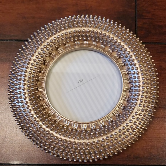 Frame - Picture 2 of 4